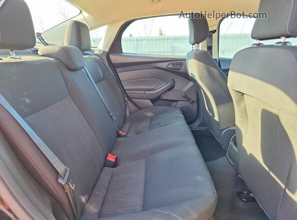 1FADP3E28HL239093 2017 FORD FOCUS Черный Вид задних сидений