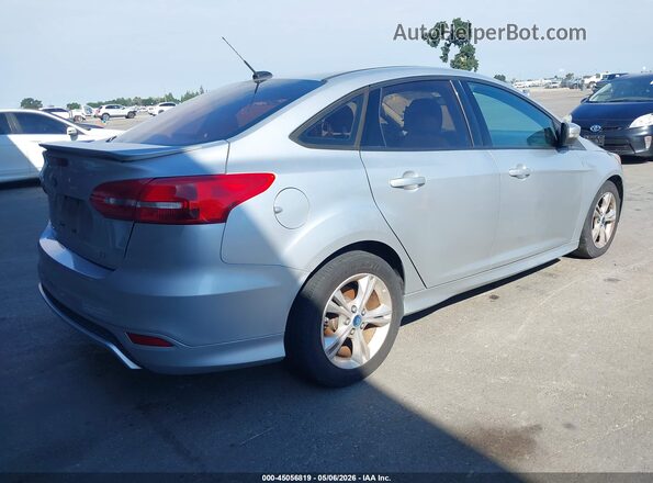 1FADP3F20GL324815 2016 FORD FOCUS Серебряный Задняя правая четверть