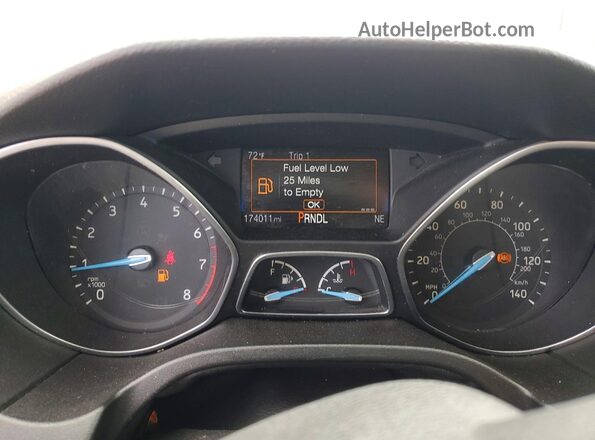 1FADP3F20JL234071 2018 FORD FOCUS Silver Widok zestawu wskaźników