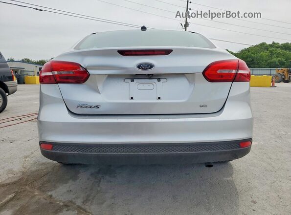 1FADP3F20JL234071 2018 FORD FOCUS Silver Widok z tyłu