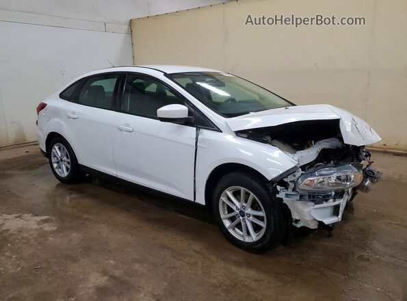 1FADP3F21JL226982 2018 FORD FOCUS Белый Передняя правая четверть