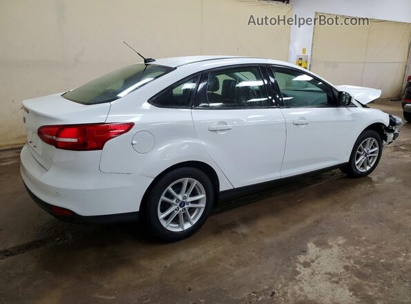 1FADP3F21JL226982 2018 FORD FOCUS Белый Задняя правая четверть