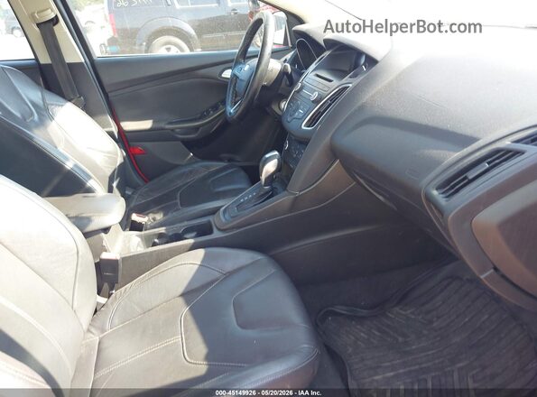 1FADP3F22GL222738 2016 FORD FOCUS Red Widok wnętrza z przodu