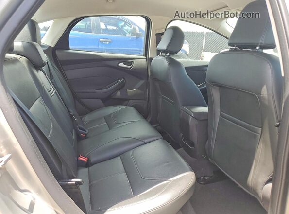 1FADP3F22GL318336 2016 FORD FOCUS Бежевый Вид задних сидений