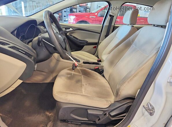 1FADP3F22GL329692 2016 FORD FOCUS White Vista interior delantera