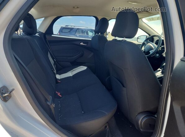 1FADP3F22GL352339 2016 FORD FOCUS White Vista de los asientos traseros