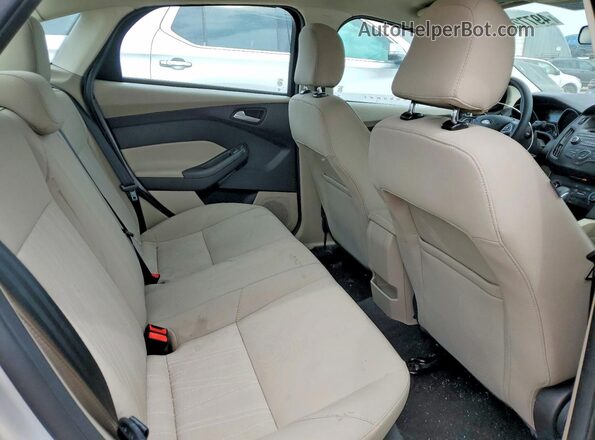1FADP3F22HL323747 2017 FORD FOCUS Silver Rear seats view