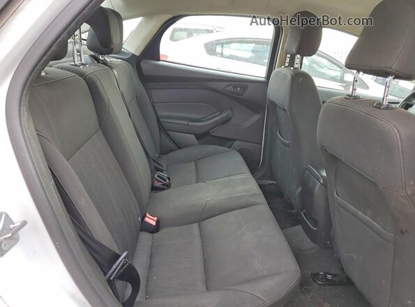 1FADP3F23GL341205 2016 FORD FOCUS White Vista de los asientos traseros