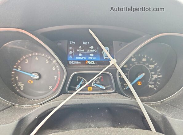 1FADP3F23JL214896 2018 FORD FOCUS White Vista del cuadro de instrumentos