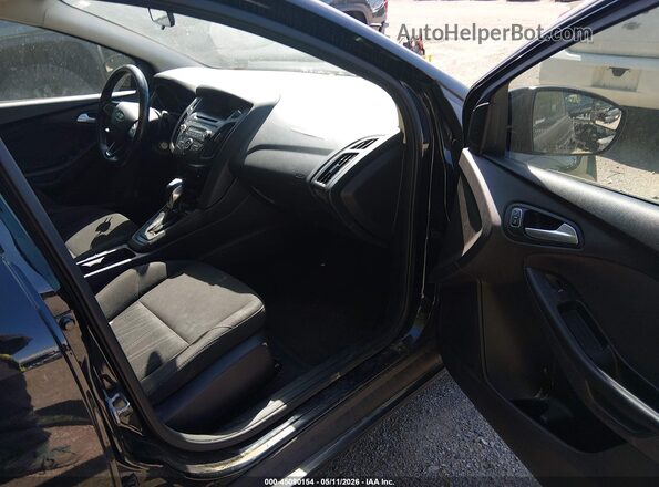 1FADP3F24GL243655 2016 FORD FOCUS Черный Вид салона спереди