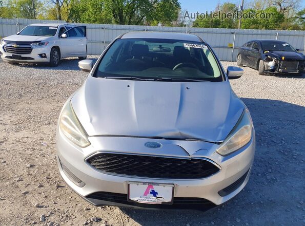 1FADP3F24GL330777 2016 FORD FOCUS Silver Widok z przodu