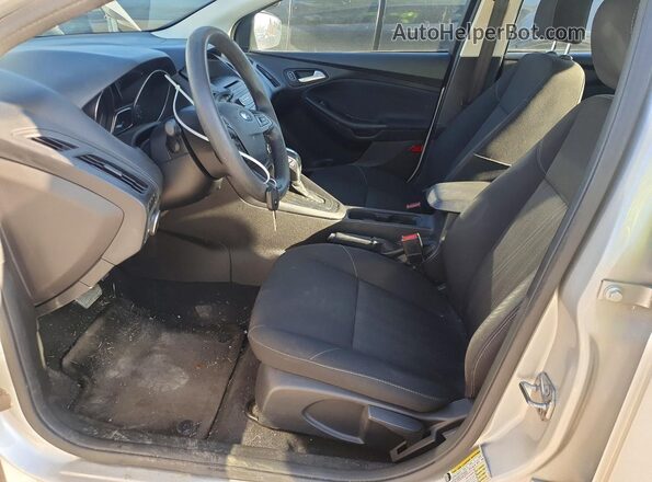 1FADP3F24GL330777 2016 FORD FOCUS Silver Widok wnętrza z przodu
