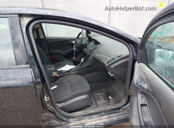 1FADP3F24GL379882 2016 FORD FOCUS Черный Вид салона спереди