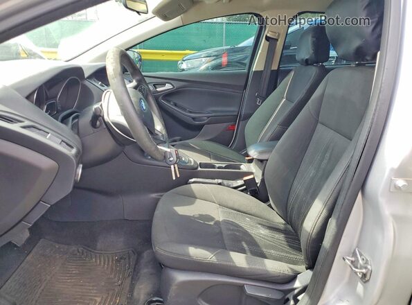 1FADP3F25GL205304 2016 FORD FOCUS Silver Front interior view