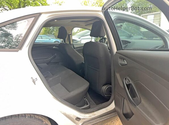 1FADP3F25GL264210 2016 FORD FOCUS White Widok z tyłu