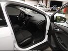 2017 Ford Focus Se Белый vin: 1FADP3F25HL315402