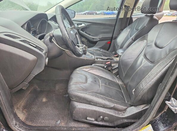 1FADP3F26GL237002 2016 FORD FOCUS Черный Вид салона спереди