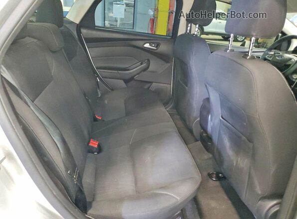 1FADP3F26GL373064 2016 FORD FOCUS Серебряный Вид задних сидений