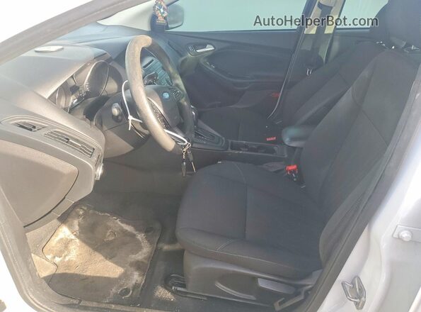 1FADP3F26GL389376 2016 FORD FOCUS White Widok wnętrza z przodu