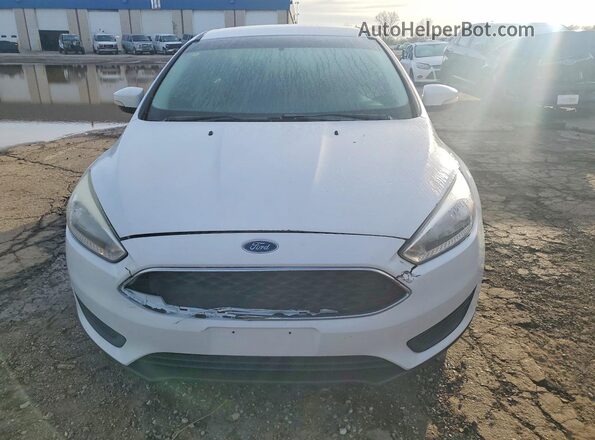 1FADP3F26GL389376 2016 FORD FOCUS White Widok z przodu