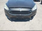 2018 Ford Focus Se Gray vin: 1FADP3F26JL272890