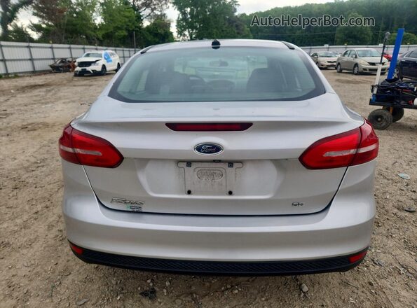 1FADP3F26JL324101 2018 FORD FOCUS Silver Widok z tyłu