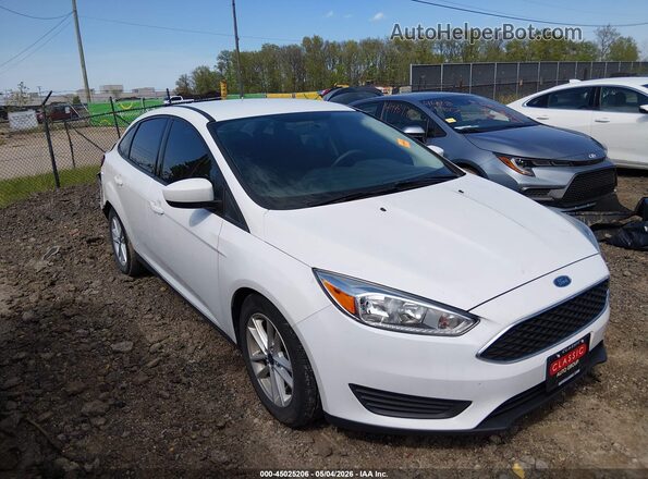 1FADP3F27JL246007 2018 FORD FOCUS Белый Передняя правая четверть