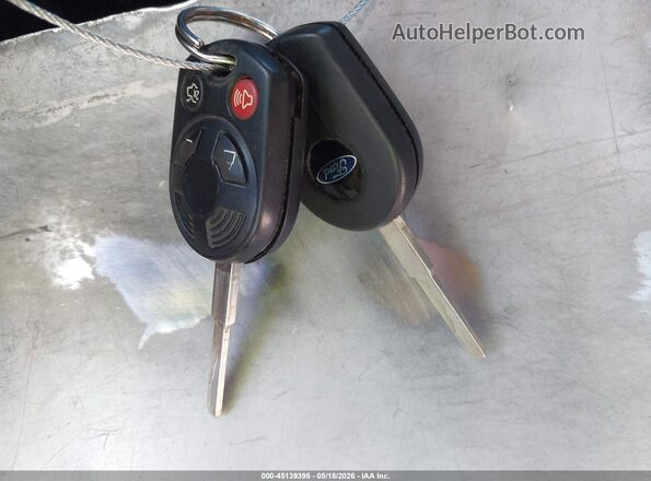 1FADP3F27JL251675 2018 FORD FOCUS Серебряный Вид панели приборов