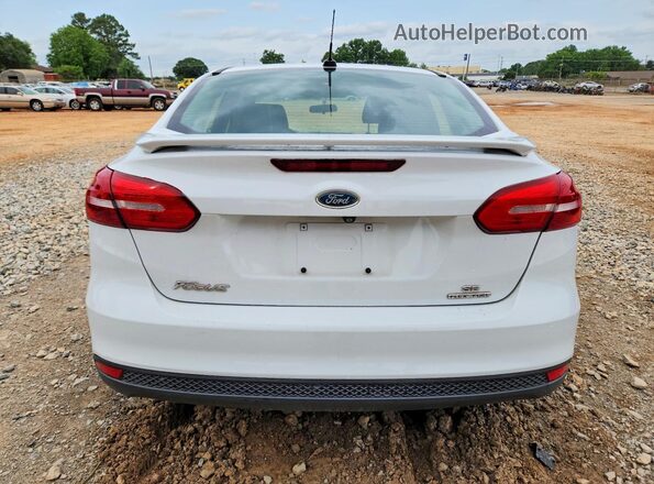 1FADP3F27JL328044 2018 FORD FOCUS Белый Вид сзади
