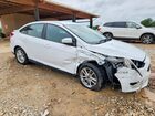 2018 Ford Focus Se Белый vin: 1FADP3F27JL328044