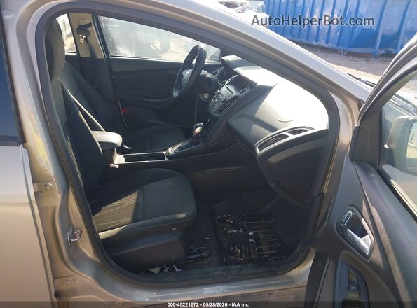 1FADP3F29GL224731 2016 FORD FOCUS Золотой Вид салона спереди