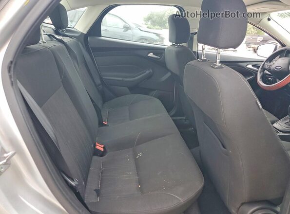 1FADP3F29GL360695 2016 FORD FOCUS Silver Vista de los asientos traseros