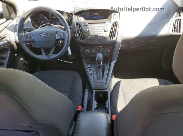 1FADP3F29HL215738 2017 FORD FOCUS Серебряный Вид панели приборов