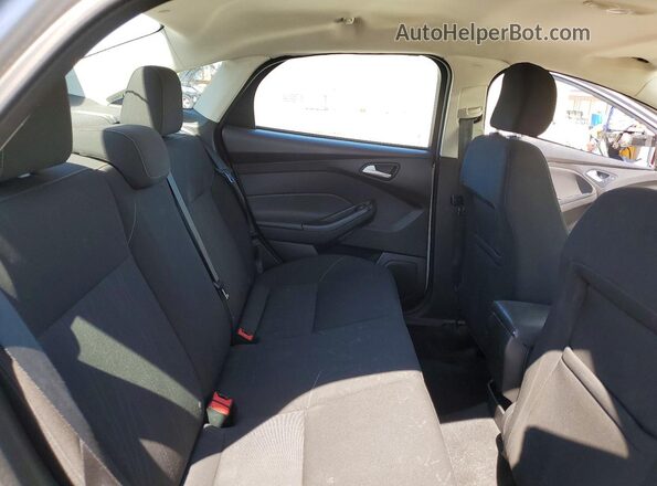 1FADP3F29HL215738 2017 FORD FOCUS Серебряный Вид задних сидений