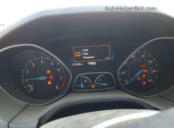 1FADP3F29HL330579 2017 FORD FOCUS Red Вид щитка приладів