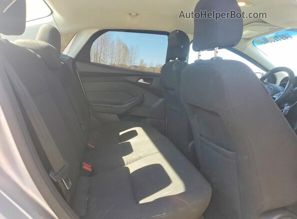 1FADP3F2XGL295114 2016 FORD FOCUS Белый Вид задних сидений