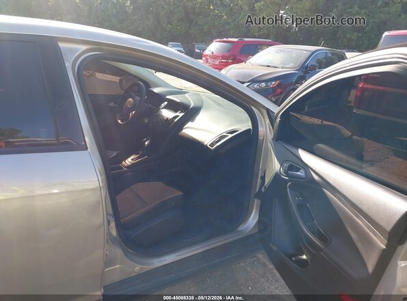 1FADP3F2XJL256188 2018 FORD FOCUS Silver Widok wnętrza z przodu