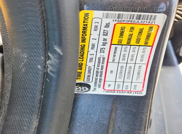 1FADP3FE0JL321821 2018 FORD FOCUS Gray Vista del compartimento del motor