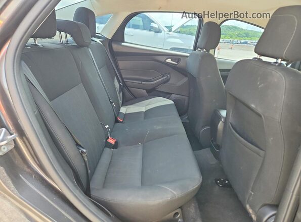 1FADP3FE0JL321821 2018 FORD FOCUS Gray Vista de los asientos traseros