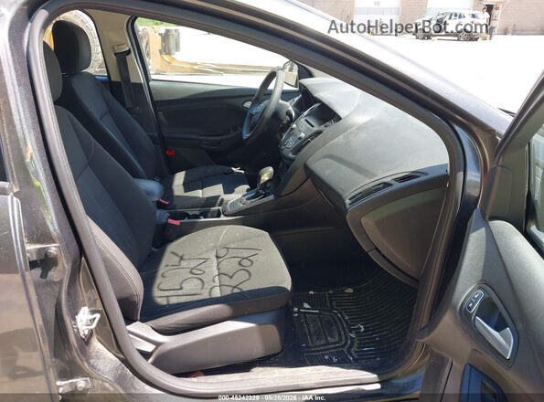1FADP3FE2HL281011 2017 FORD FOCUS Серый Вид салона спереди