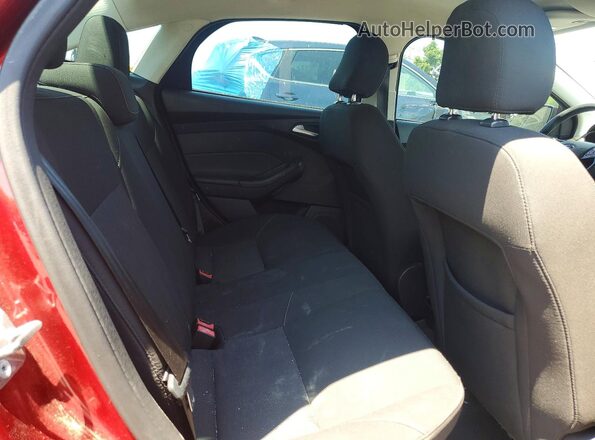 1FADP3FE4GL228132 2016 FORD FOCUS Red Vista de los asientos traseros