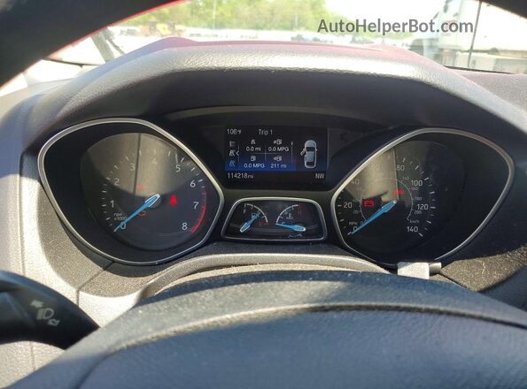 1FADP3FE4GL228132 2016 FORD FOCUS Red Vista del cuadro de instrumentos