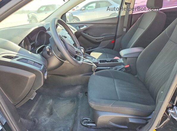 1FADP3FE4JL321871 2018 FORD FOCUS Черный Вид салона спереди