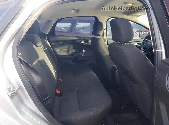 1FADP3FE6HL308128 2017 FORD FOCUS Серебряный Вид задних сидений