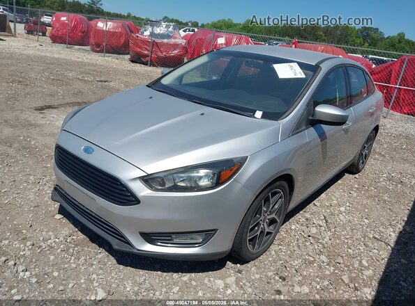 1FADP3FE6JL243173 2018 FORD FOCUS Серебряный Вид спереди
