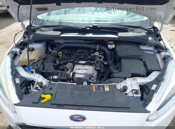 1FADP3FE6JL325288 2018 FORD FOCUS Белый Вид спереди