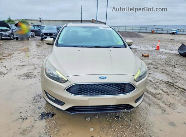 1FADP3H20HL311819 2017 FORD FOCUS Золотой Вид спереди