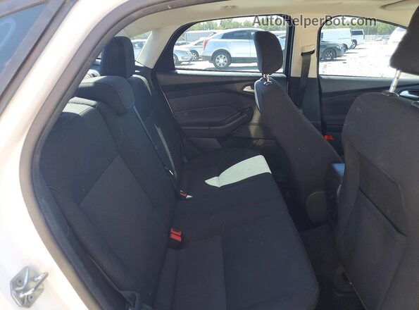 1FADP3H22JL217480 2018 FORD FOCUS White Вид задніх сидінь