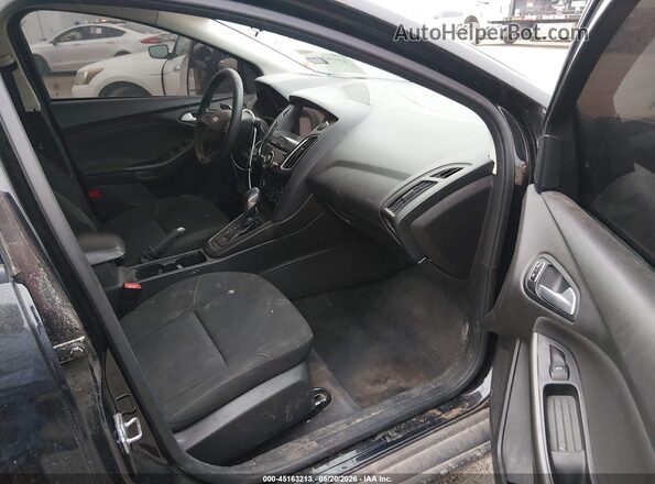 1FADP3H23JL312775 2018 FORD FOCUS Черный Вид салона спереди