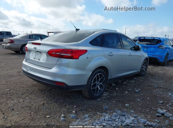 1FADP3H24HL249809 2017 FORD FOCUS Серебряный Задняя правая четверть